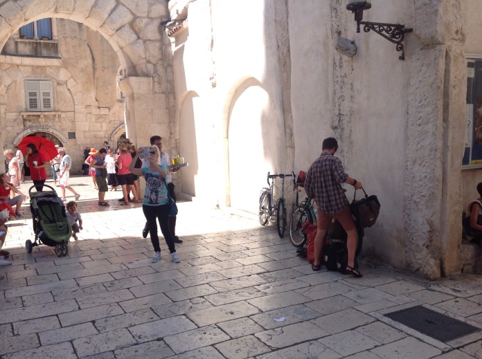 Loading the bikes up leaving Split