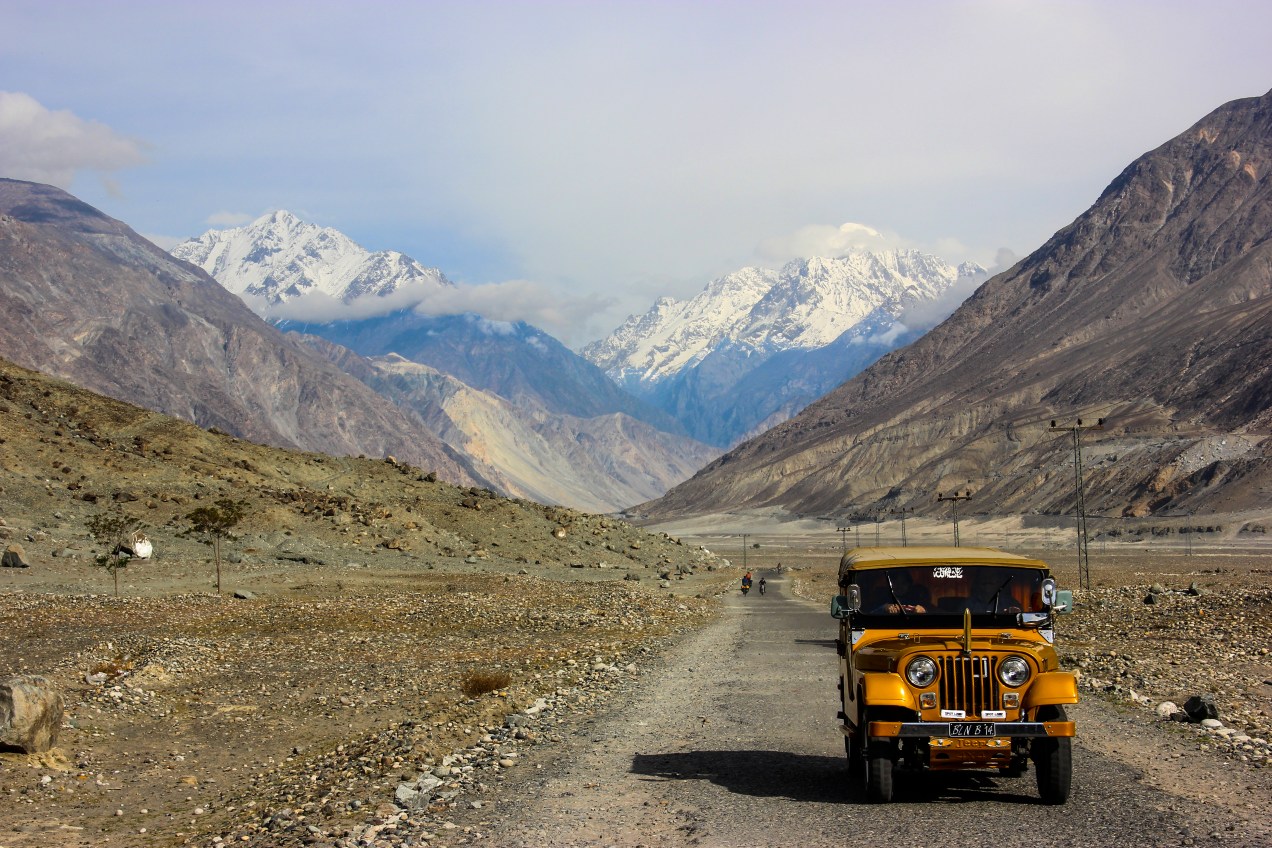 Morning sidetrack from the KKH